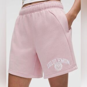 NWT Lululemon Scuba Mid-Rise Oversized Short 7" *Graphic. Size M. Pink Haze
